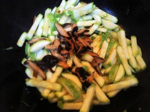 角瓜和蘑菇能不能一起吃,营养互补的美食探索